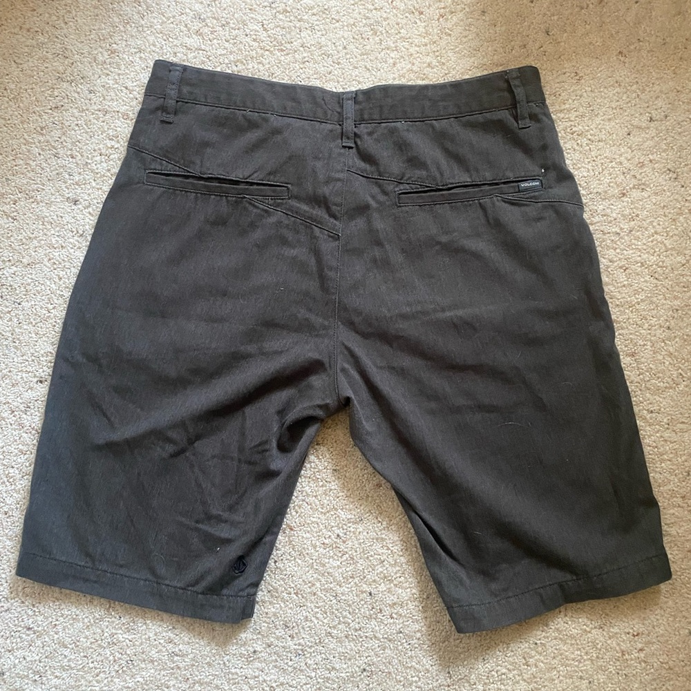 Volcom shorts - Picture 2 of 3